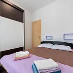 In Near The Apartman *
